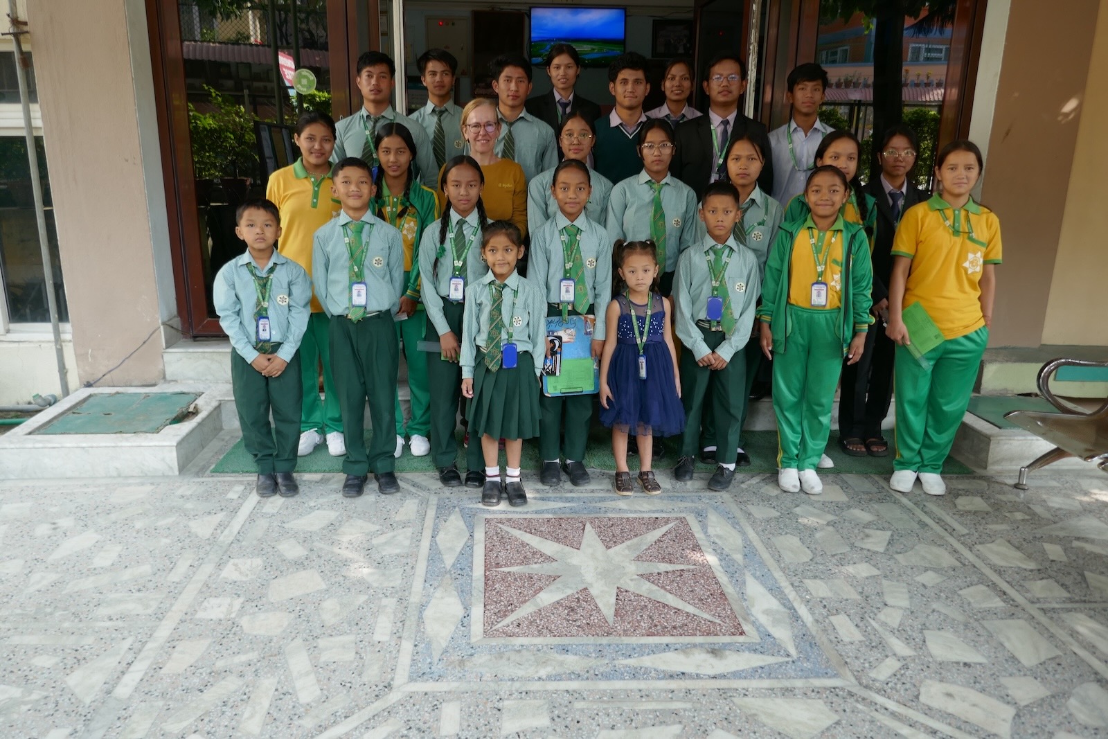 Les enfants de Margarsalu à la Grammar School avec Myriam Bevillon octobre 2023