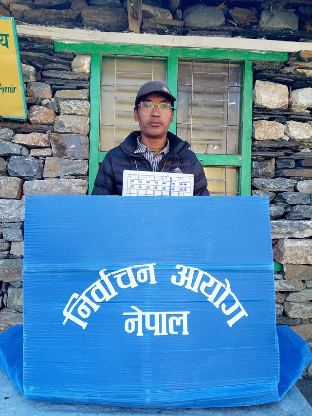 Nyima au bureau de vote